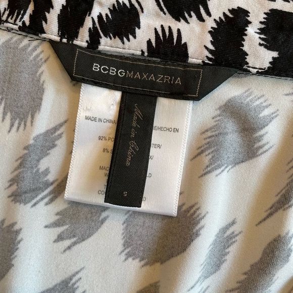 BCBG MaxAzria  Casual Button Down Top - Picture 7 of 11